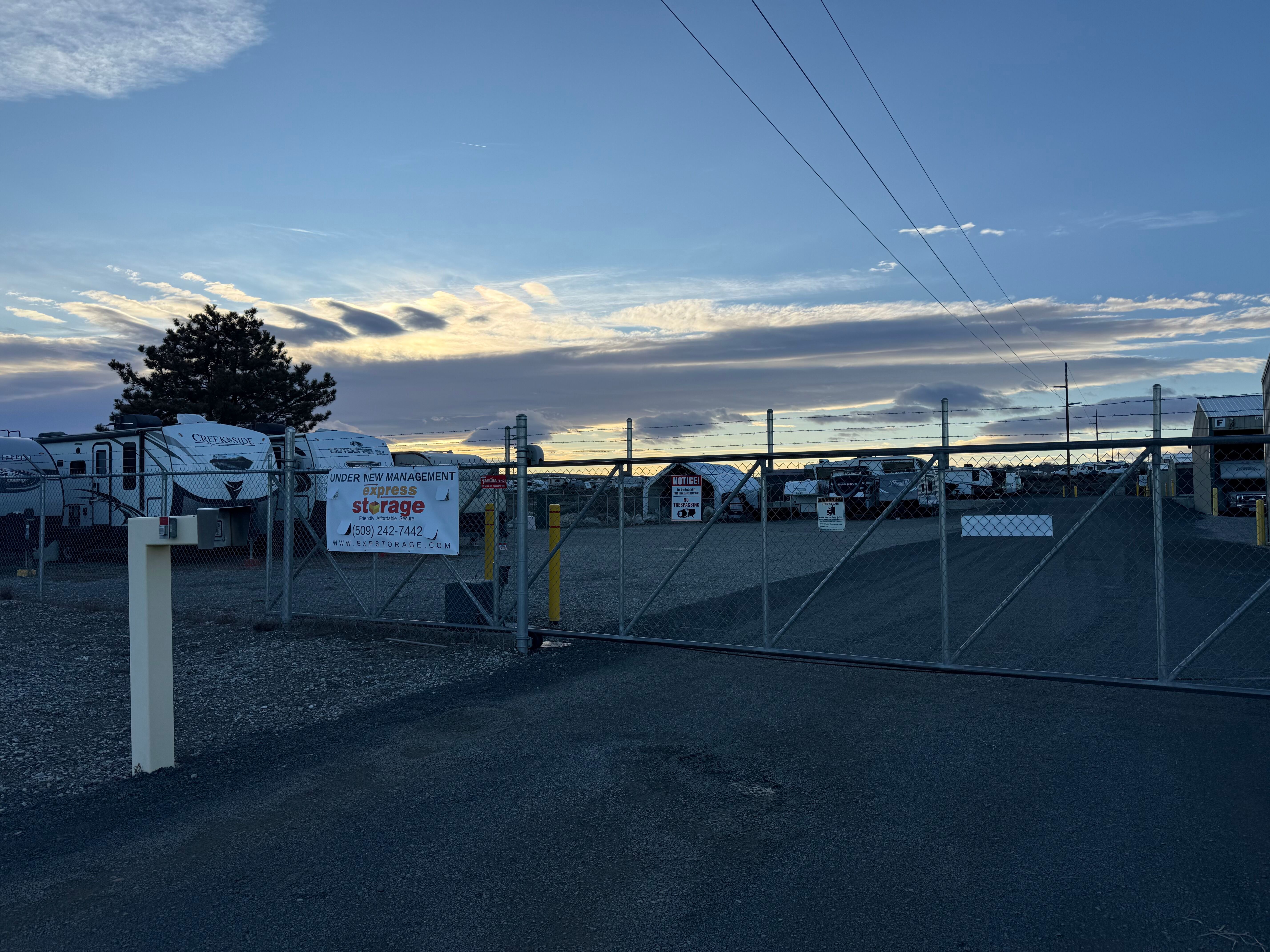 Reata Express 147 E Reata Rd. Richland, WA 99352 (509) 581-0649